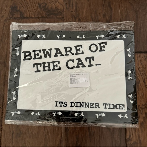 Brand New Set Of 4 Beware Of The Cat Placemats - Picture 2 of 3